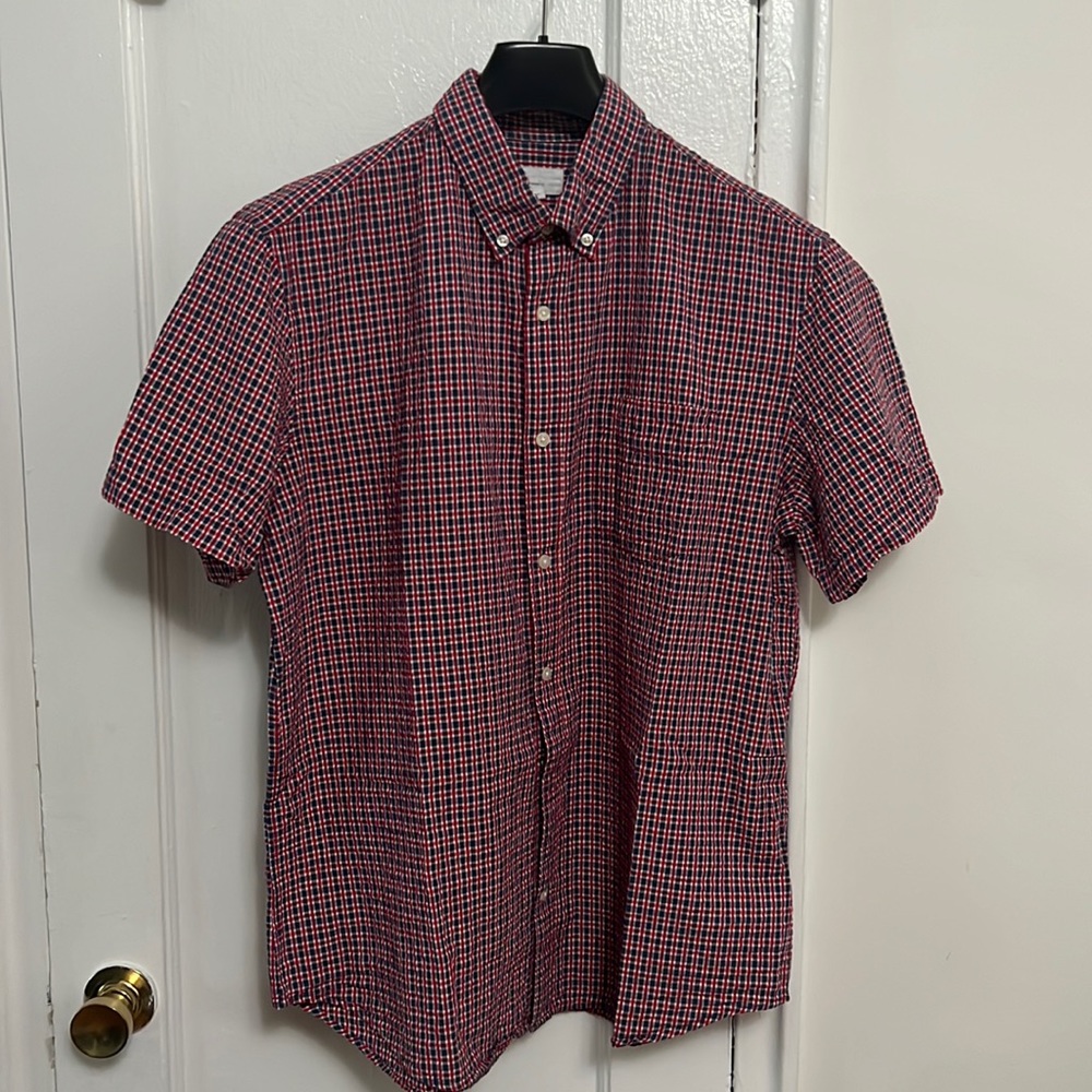 Gap seersucker short sleeve button down shirt